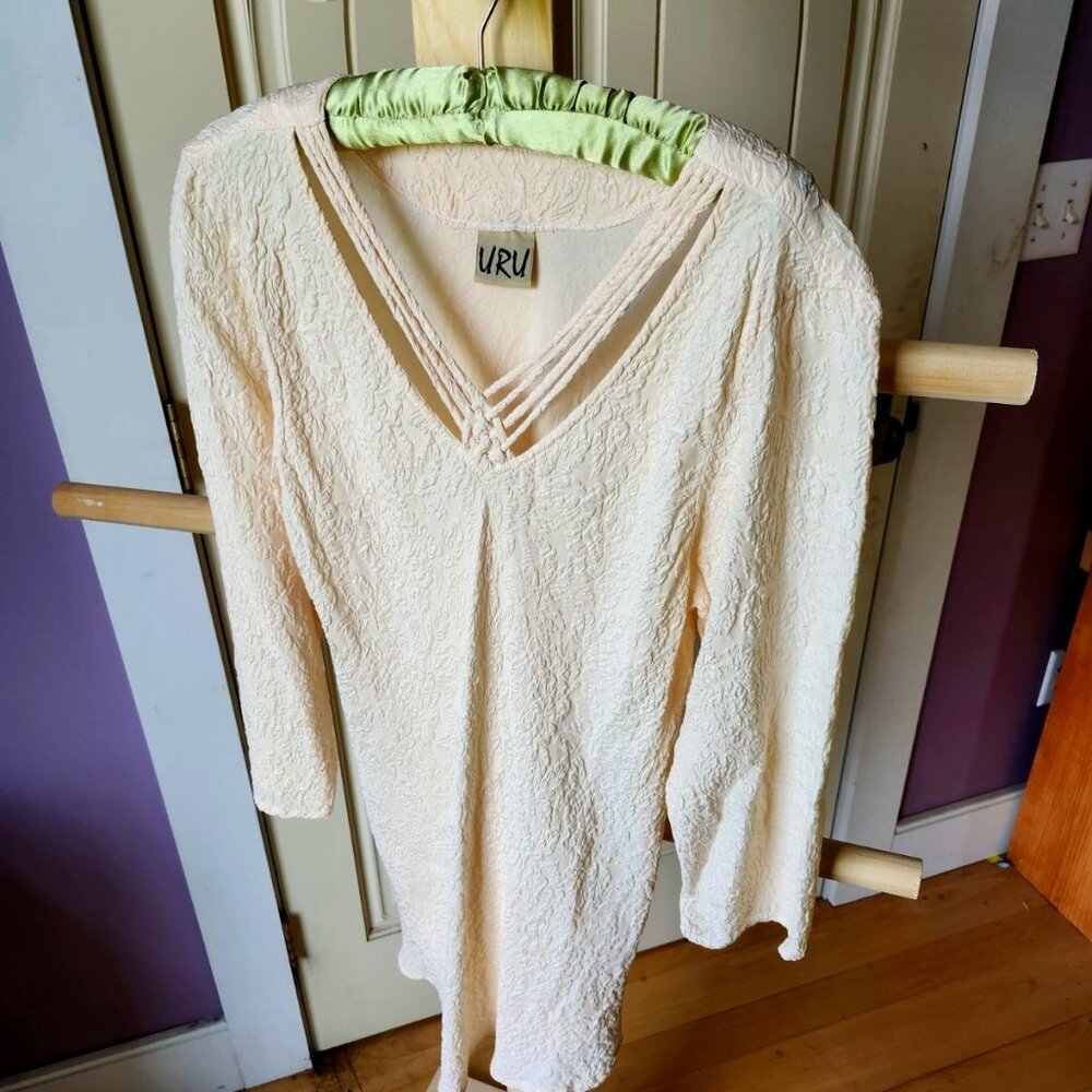 URU / Silk Bias cut embossed blouse